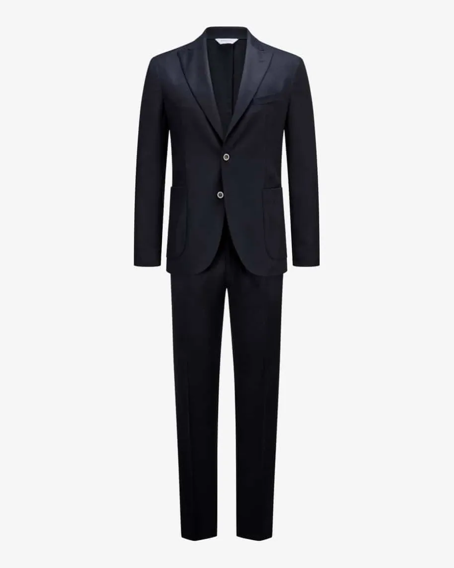 Anzug aus Schurwolle und Seide