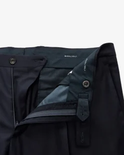 Anzug aus Schurwolle und Seide