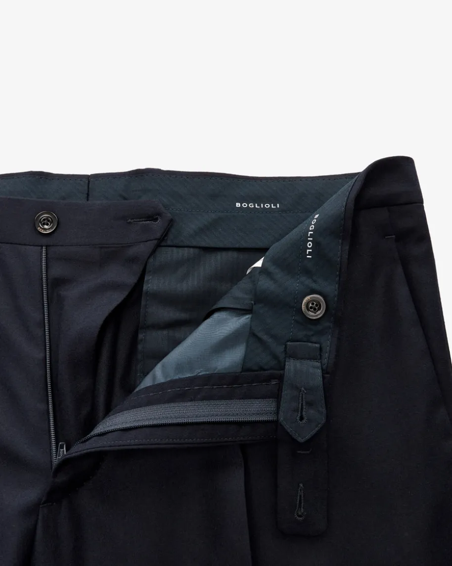 Anzug aus Schurwolle und Seide