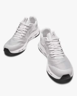 Cloudnova Sneaker