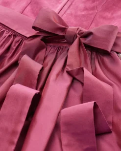 Dirndl lang mit Schürze