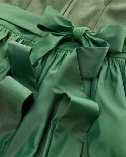 Dirndl lang mit Schürze