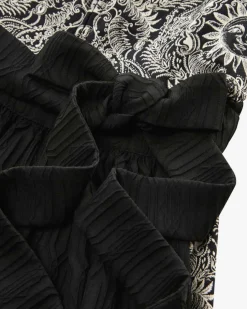 Dirndl lang mit Schürze