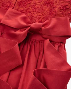 Dirndl lang mit Schürze