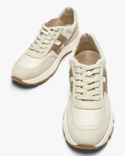 Hyperlight Sneaker