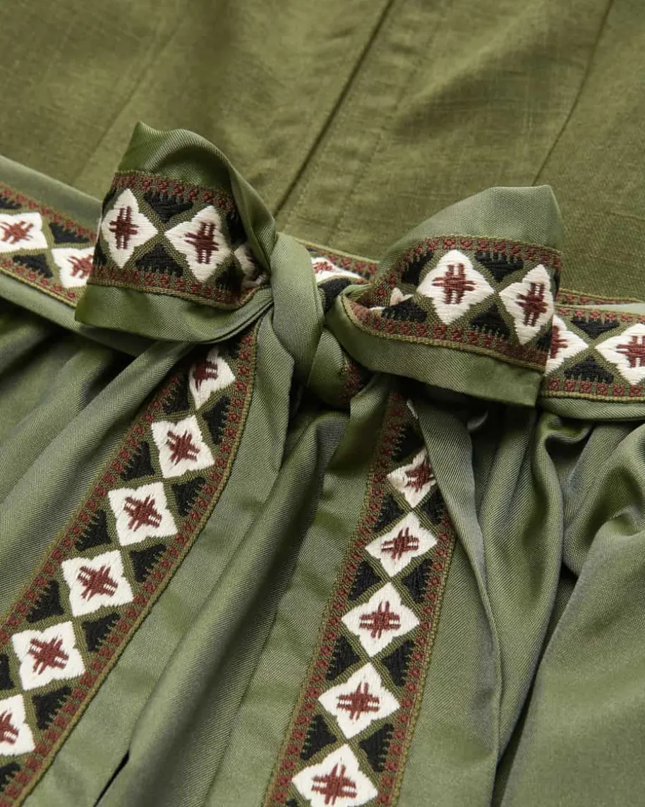 Karla Dirndl lang mit Schürze