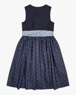 Magdalena Dirndl mit Schürze