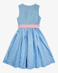 Magdalena Dirndl mit Schürze