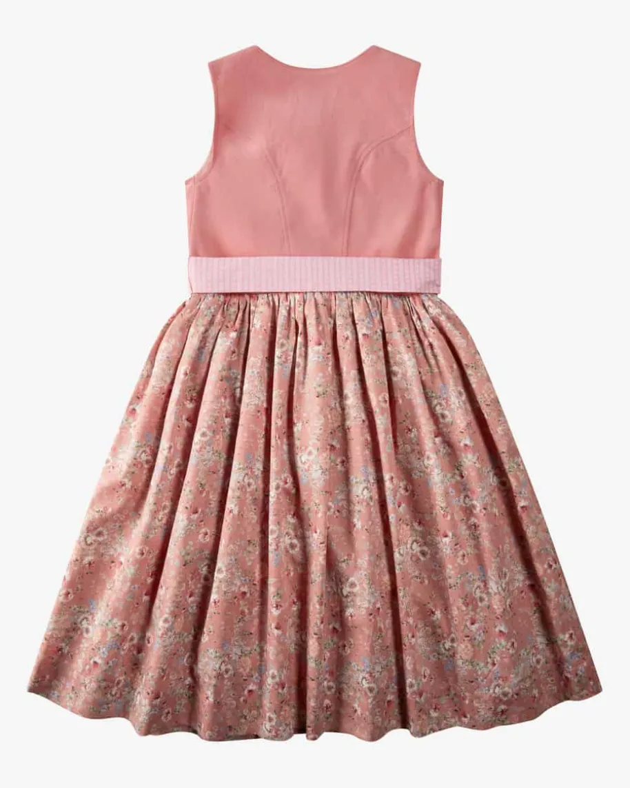 Magdalena Dirndl mit Schürze