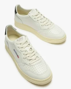 Medalist Low Sneaker