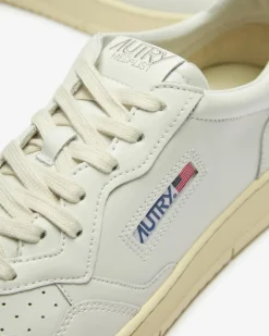Medalist Low Sneaker