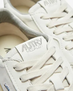 Medalist Low Sneaker