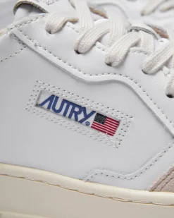 Medalist Low Sneaker