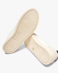 Medalist Low Sneaker