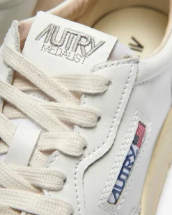 Medalist Low Sneaker