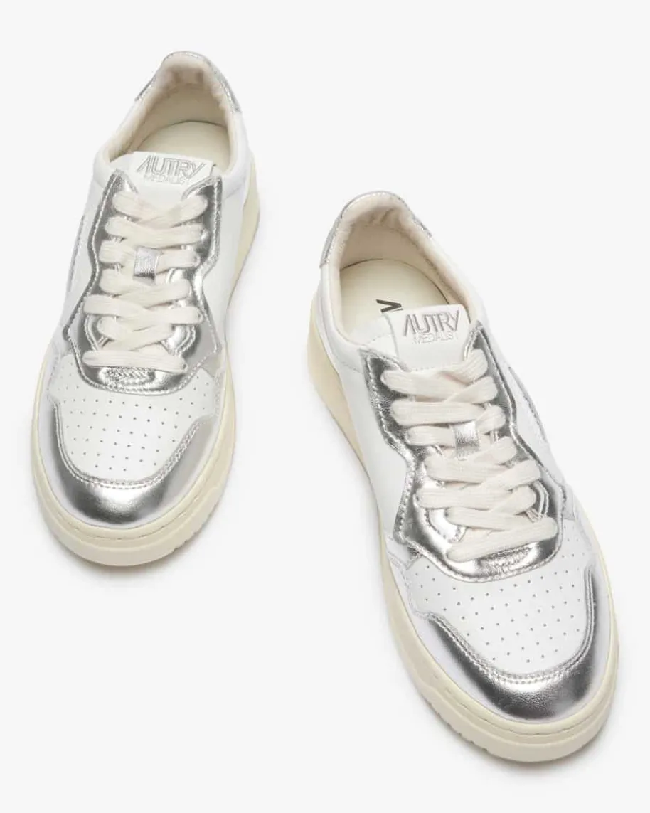 Medalist Low Sneaker