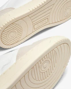 Medalist Low Sneaker