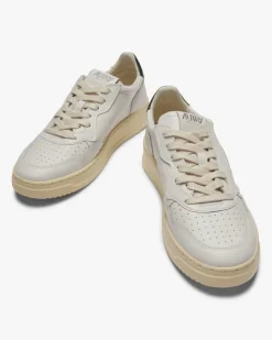 Medalist Low Sneaker