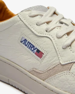 Medalist Low Sneaker