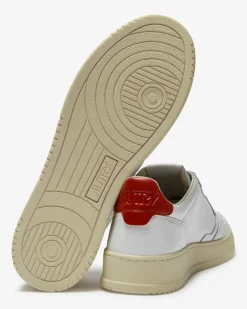 Medalist Low Top Sneaker