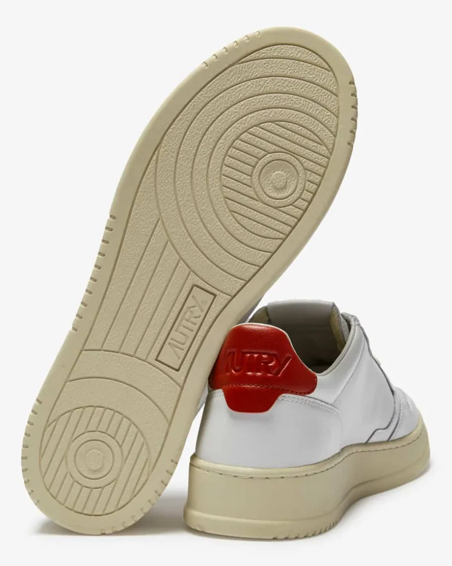 Medalist Low Top Sneaker