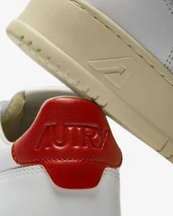 Medalist Low Top Sneaker