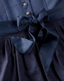 Mia Dirndl mit Bluse und Schürze