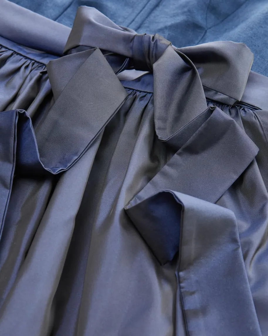 Midi-Dirndl mit Schürze