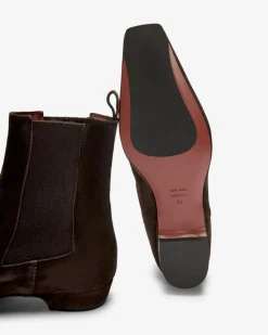 Neralis Chelsea Boots