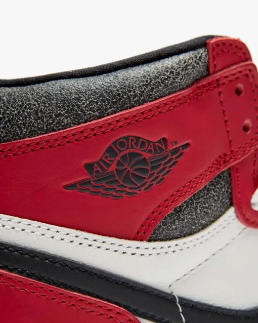 Nike Air Jordan 1 Retro High OG Sneaker