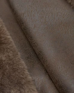 Olena Wende-Kunstfellweste