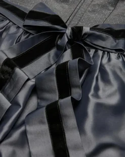 Tirana Dirndl lang mit Schürze